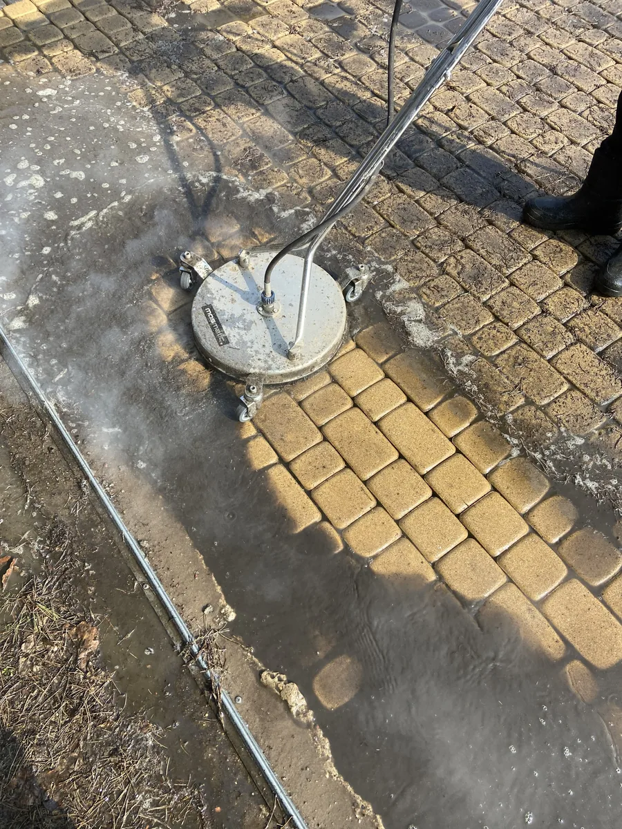 Czyszczenie kostki brukowej na podjeździe – Lublin